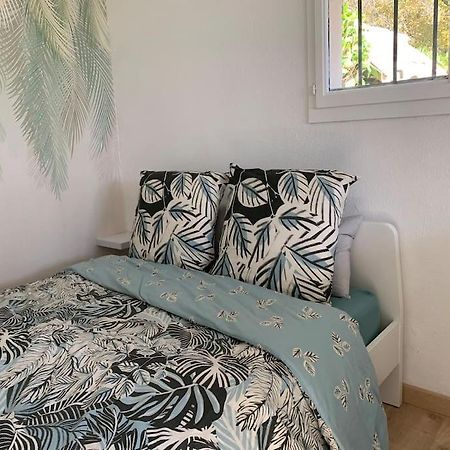 Maisonnette Dans Belle Residence Saint-Vallier-de-Thiey Екстериор снимка