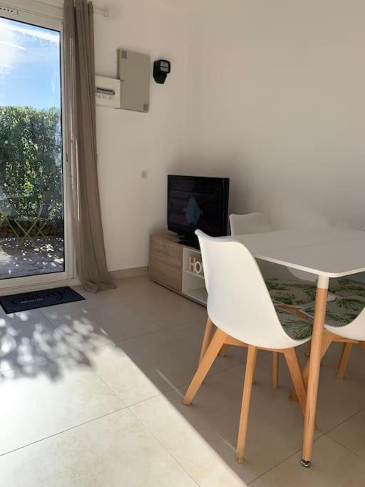 Maisonnette Dans Belle Residence Saint-Vallier-de-Thiey Екстериор снимка