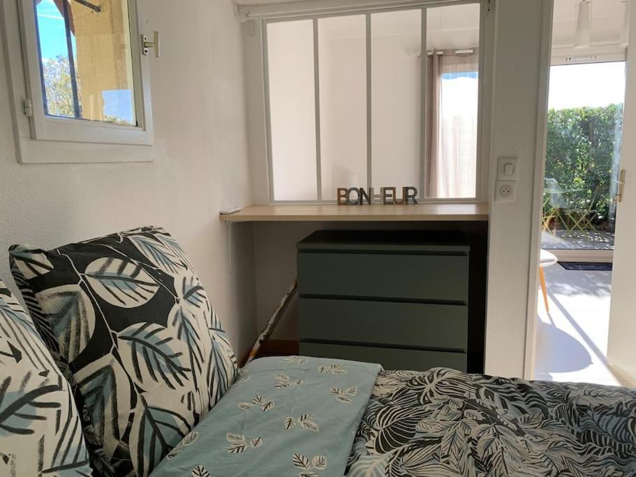 Maisonnette Dans Belle Residence Saint-Vallier-de-Thiey Екстериор снимка