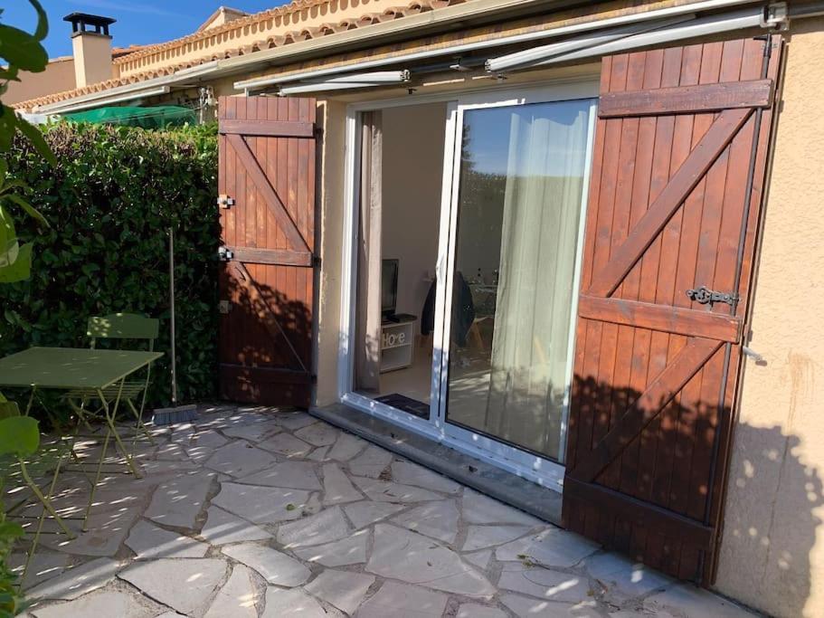 Maisonnette Dans Belle Residence Saint-Vallier-de-Thiey Екстериор снимка